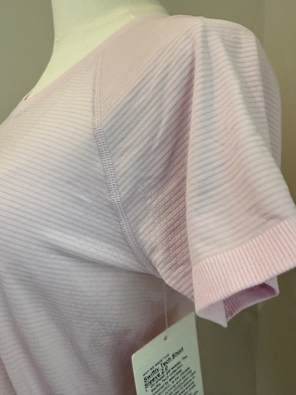 lululemon athletica Swiftly Tech Short Sleeve 2.0 in Light Pink Organza - Picture 4 of 5